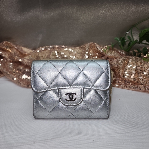 Authentic Chanel Silver Compact Wallet With Box, Dust Bag And Unbranded Chain - Picture 5 of 16